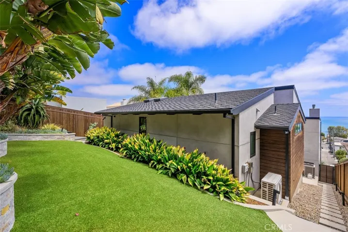 848 Hillcrest Drive, Laguna Beach, California 92651