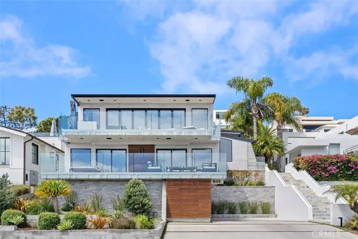 848 Hillcrest Drive, Laguna Beach, California 92651