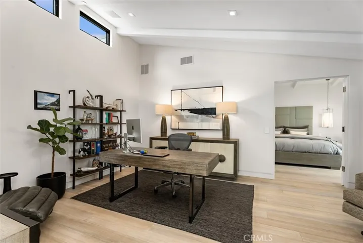848 Hillcrest Drive, Laguna Beach, California 92651