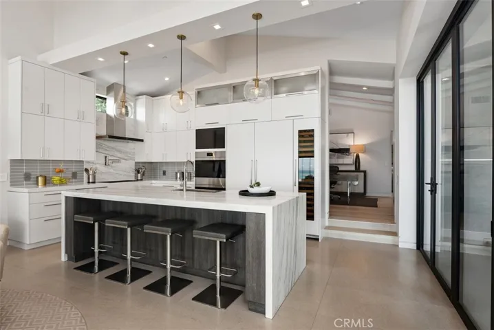848 Hillcrest Drive, Laguna Beach, California 92651