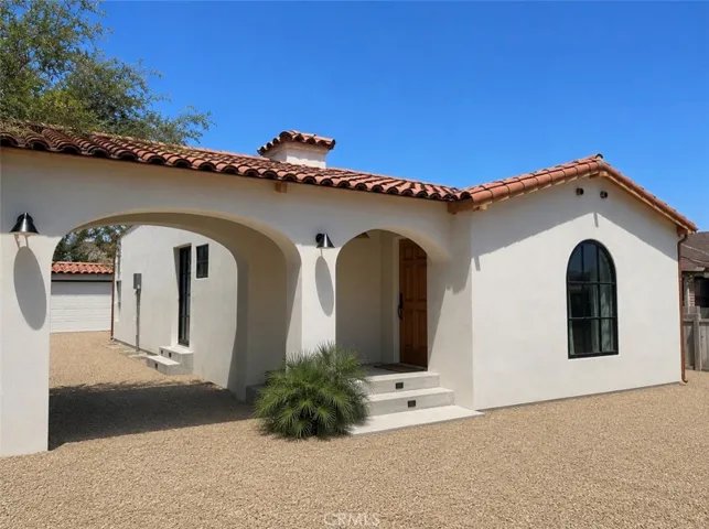 8821 S Gramercy, Los Angeles, California 90047