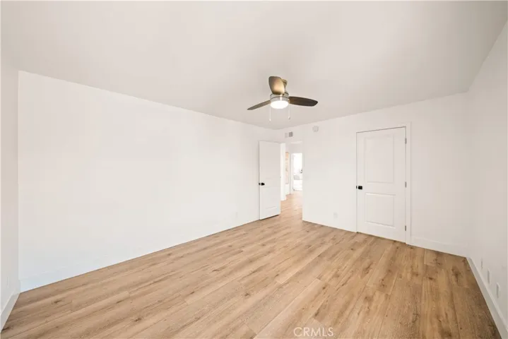 OVERSIZED GUEST BEDROOM II