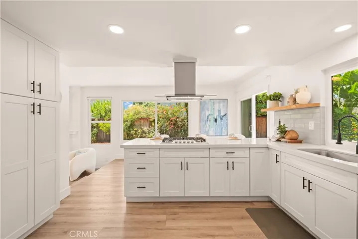 Fully upgraded modern kitchen