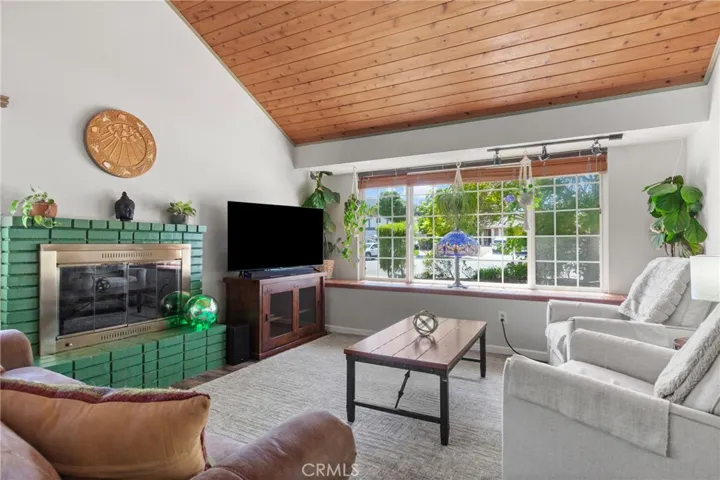 844 Escuela Court, San Luis Obispo, California 93405