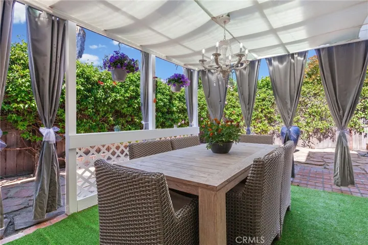 844 Escuela Court, San Luis Obispo, California 93405