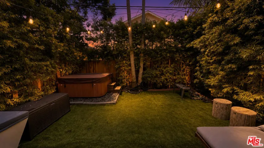 3213 Thatcher Avenue, Marina Del Rey, California 90292