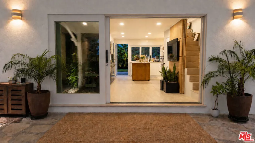 3213 Thatcher Avenue, Marina Del Rey, California 90292
