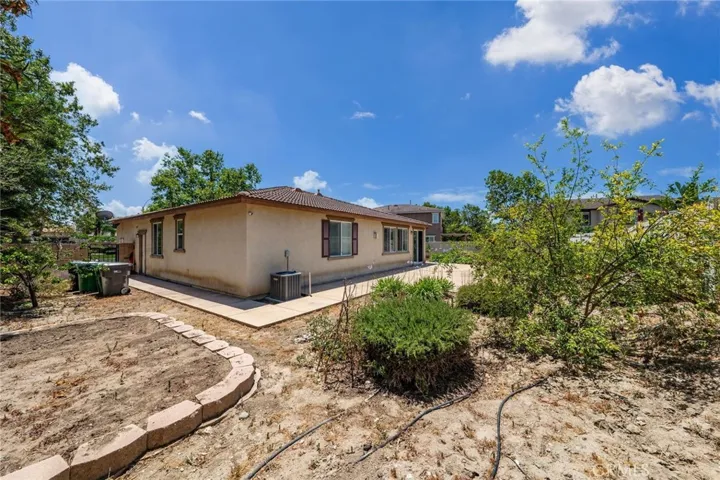 13180 Quarter Horse Drive, Eastvale, California 92880