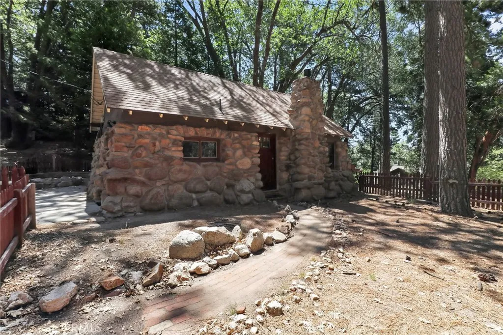 2775 View, Running Springs, California 92382 — photo 4