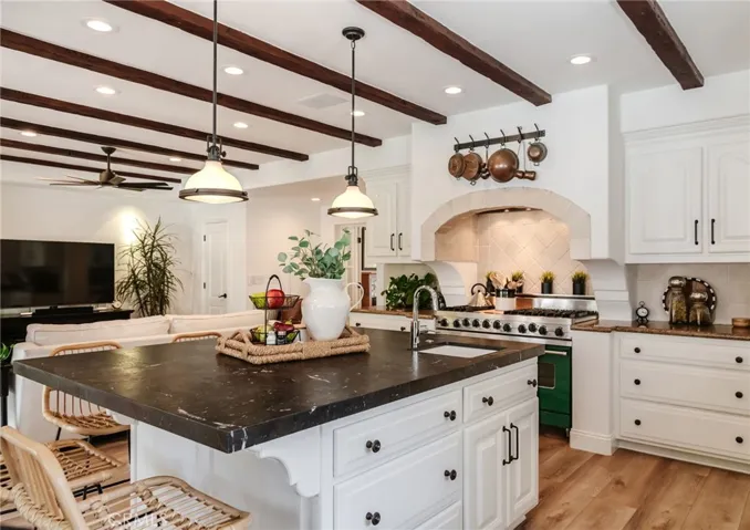 3825 Palos Verdes Drive North, Palos Verdes Estates, California 90274