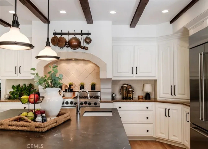 3825 Palos Verdes Drive North, Palos Verdes Estates, California 90274