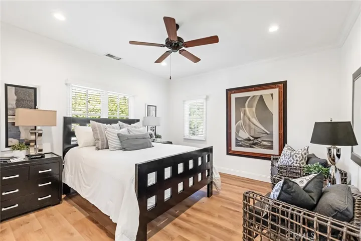 3RD BEDROOM ON UPPER LEVEL WITH WALK IN CLOSET