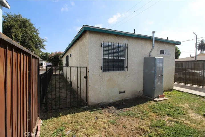 758 E 106th Street, Los Angeles, California 90002