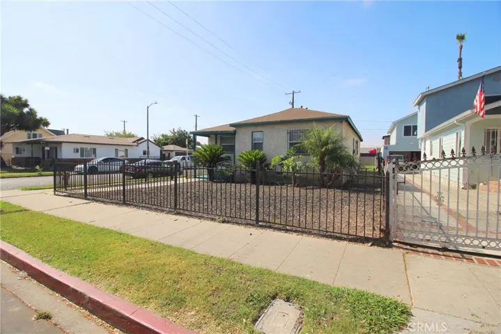758 E 106th Street, Los Angeles, California 90002