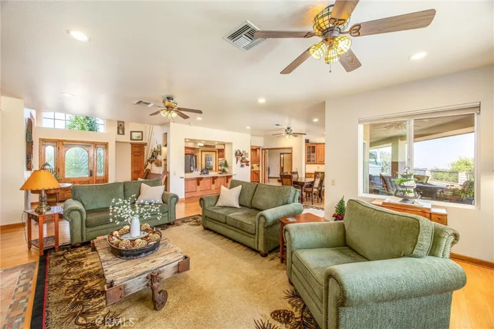 35102 Persimmon, Yucaipa, California 92399