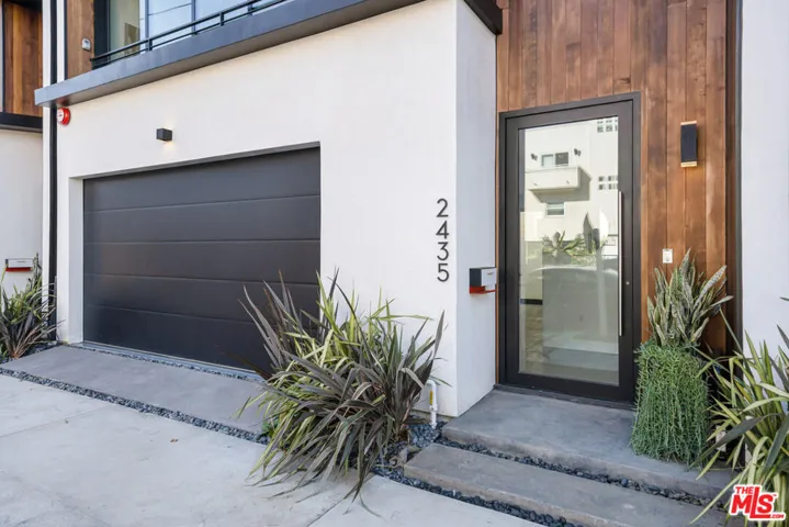2435 S Penmar Avenue, Venice, California 90291
