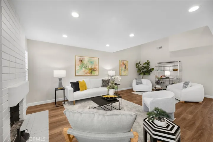 13 Sacramento 95, Irvine, California 92604