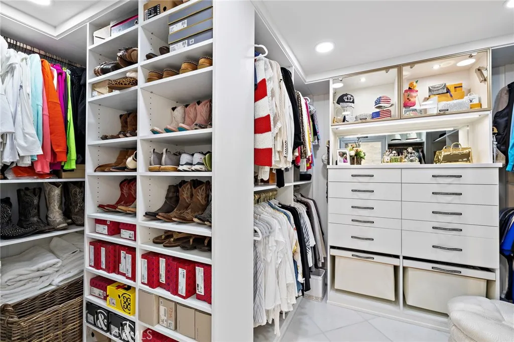 Custom closet organizers