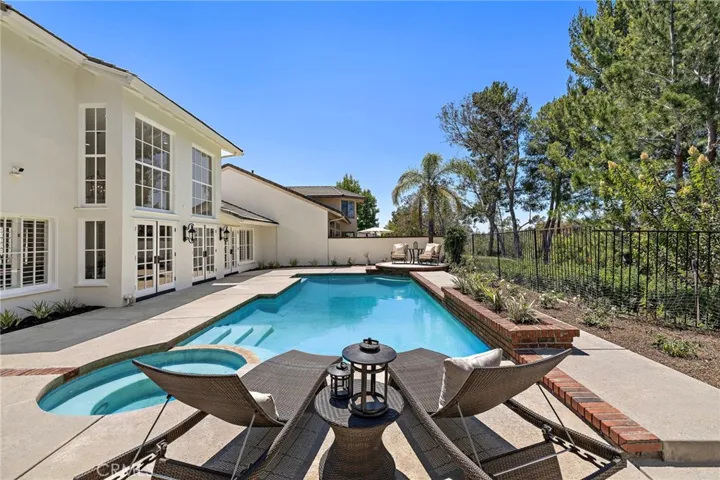 5603 E Crest De Ville, Orange, California 92867