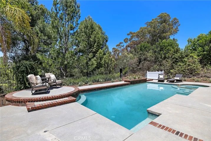 5603 E Crest De Ville, Orange, California 92867