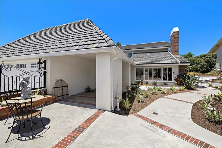 5603 E Crest De Ville, Orange, California 92867