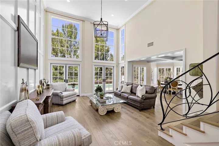 5603 E Crest De Ville, Orange, California 92867