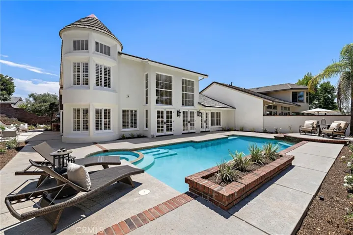 5603 E Crest De Ville, Orange, California 92867