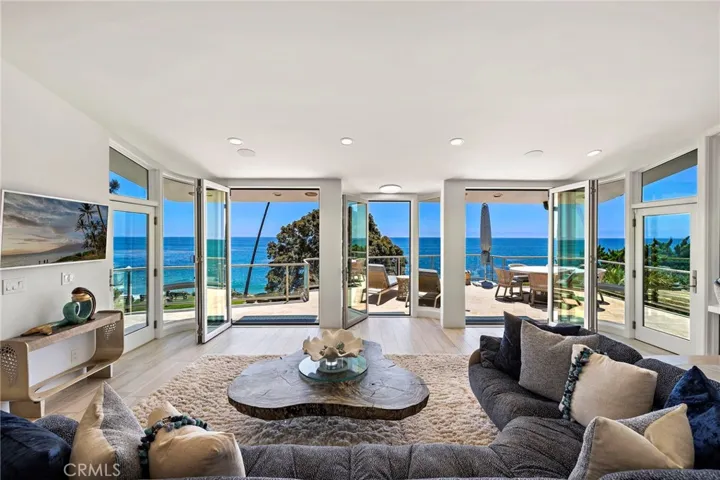 594 Cliff Drive, Laguna Beach, California 92651