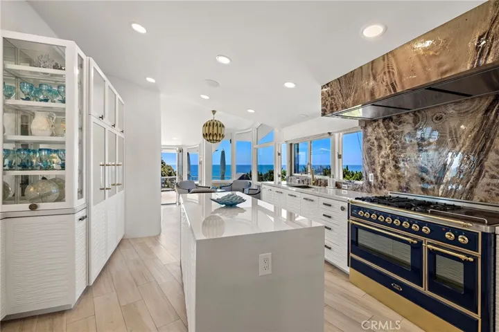 594 Cliff Drive, Laguna Beach, California 92651