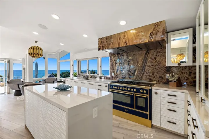594 Cliff Drive, Laguna Beach, California 92651