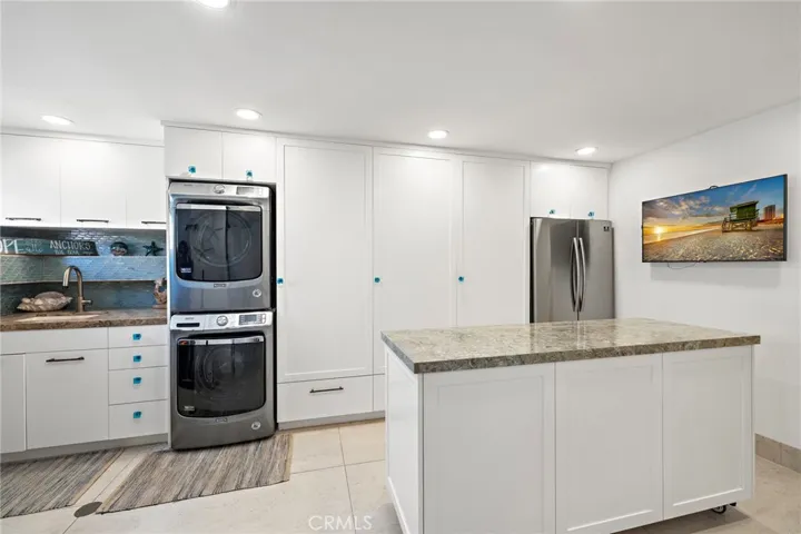594 Cliff Drive, Laguna Beach, California 92651