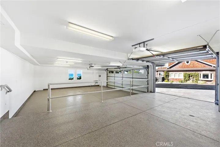 594 Cliff Drive, Laguna Beach, California 92651
