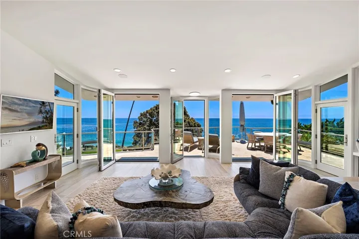 594 Cliff Drive, Laguna Beach, California 92651