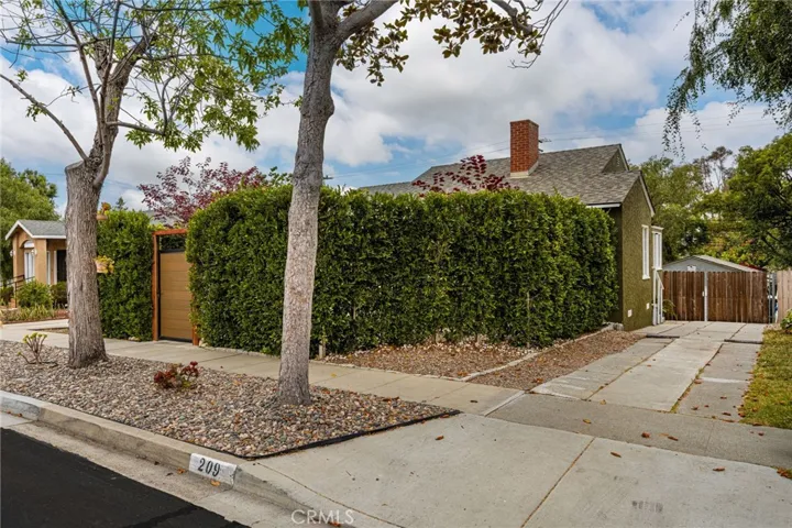 209 E 46th, Long Beach, California 90807