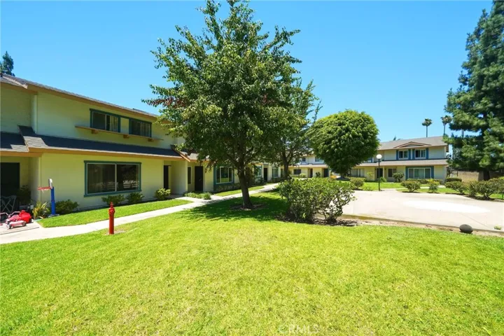 5950 Imperial, South Gate, California 90280