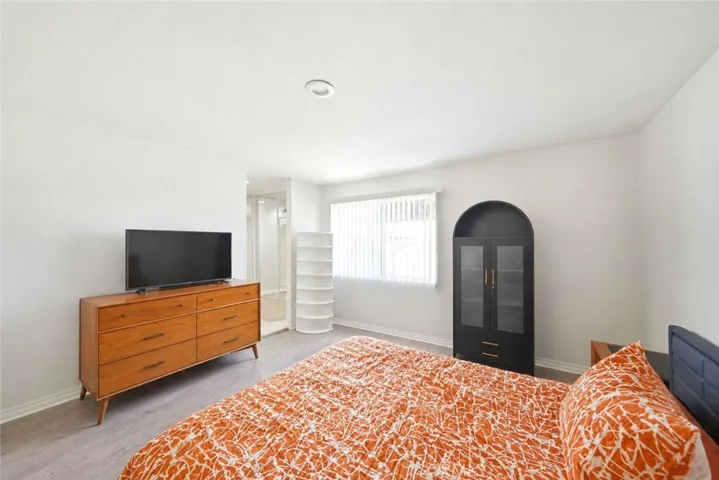 5950 Imperial, South Gate, California 90280