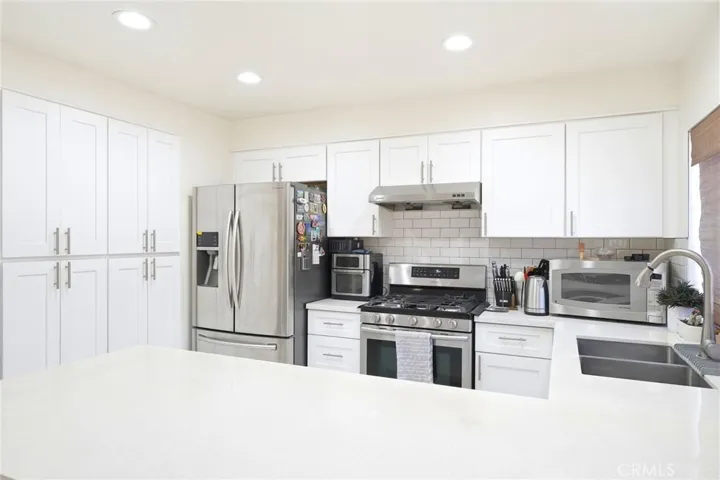 5950 Imperial, South Gate, California 90280