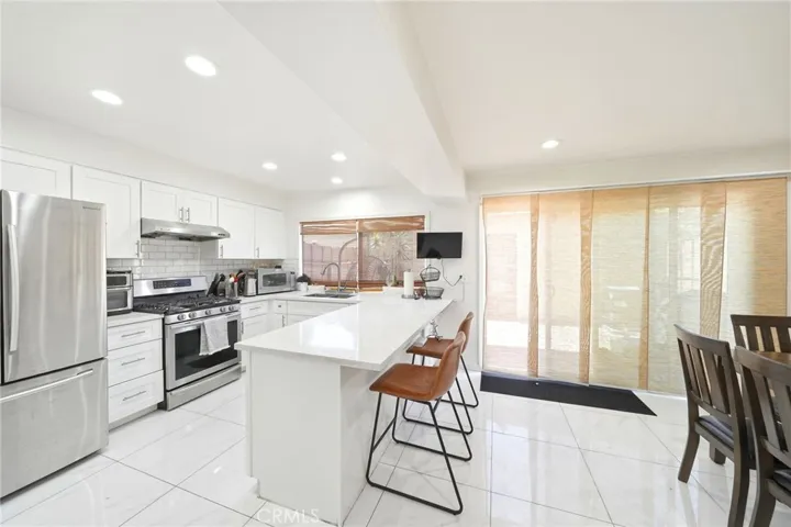 5950 Imperial, South Gate, California 90280