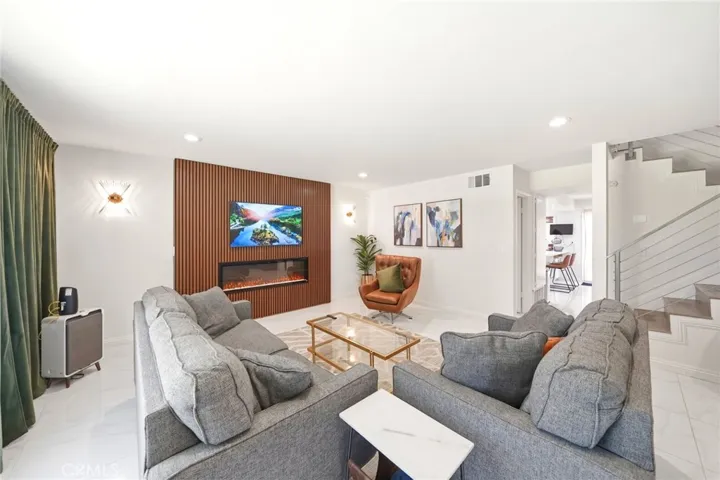 5950 Imperial, South Gate, California 90280