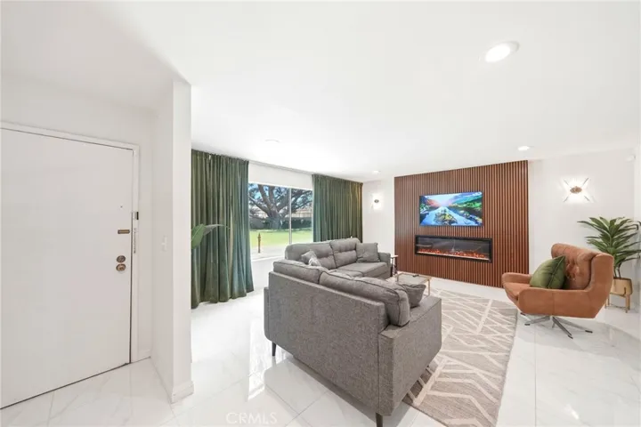 5950 Imperial, South Gate, California 90280