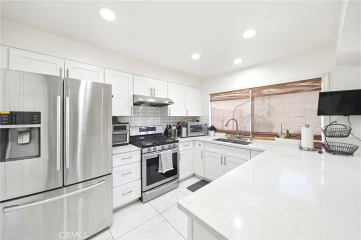 5950 Imperial, South Gate, California 90280