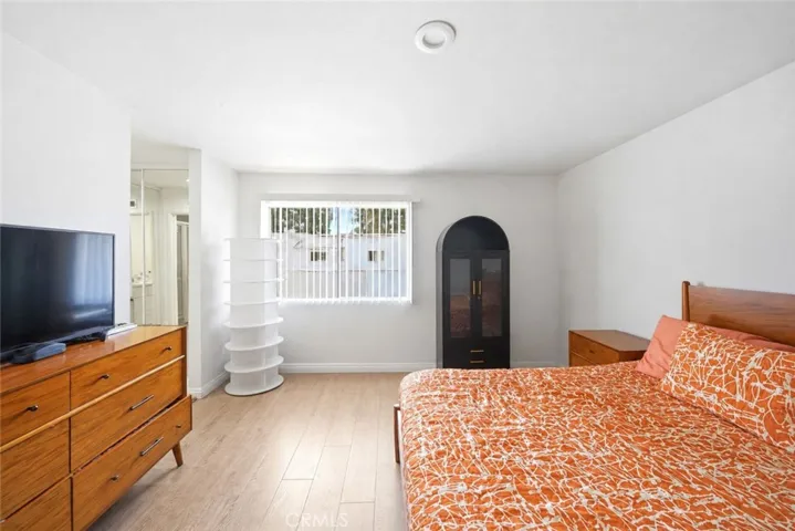 5950 Imperial, South Gate, California 90280