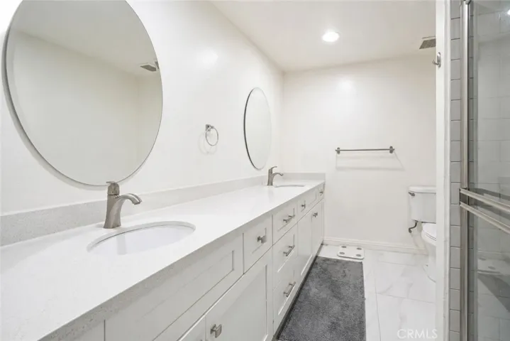 5950 Imperial, South Gate, California 90280
