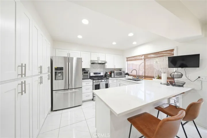 5950 Imperial, South Gate, California 90280