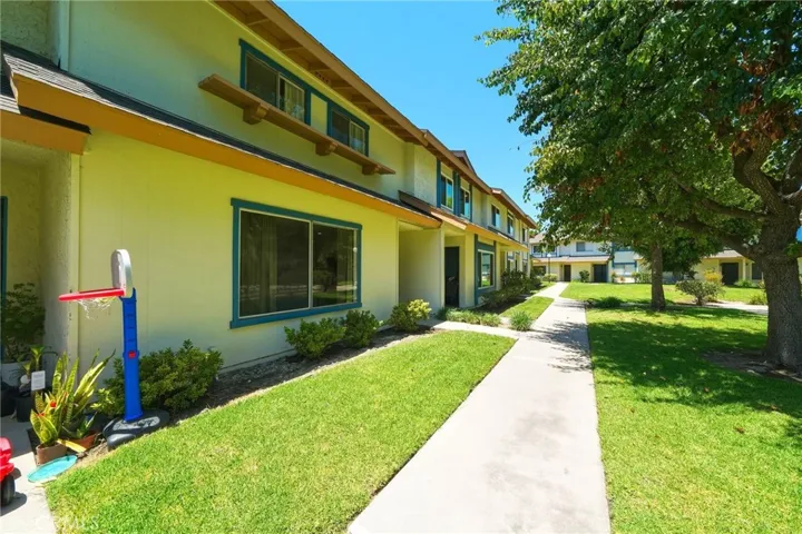 5950 Imperial, South Gate, California 90280
