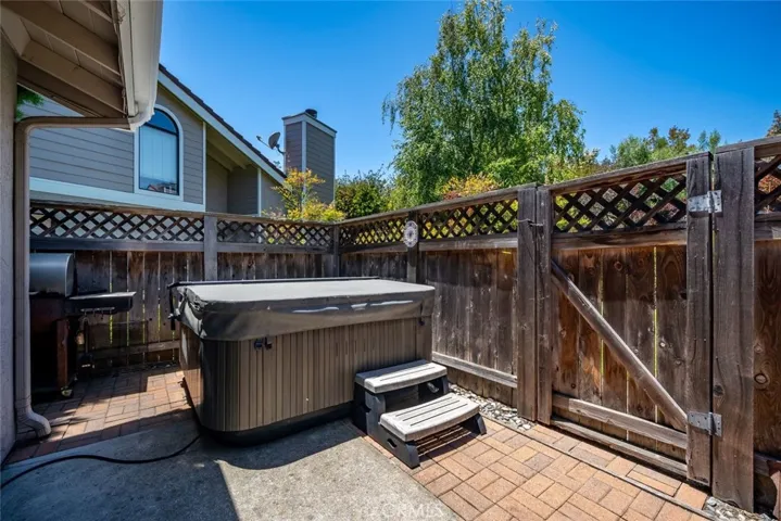 3227 Via Ensenada, San Luis Obispo, California 93401