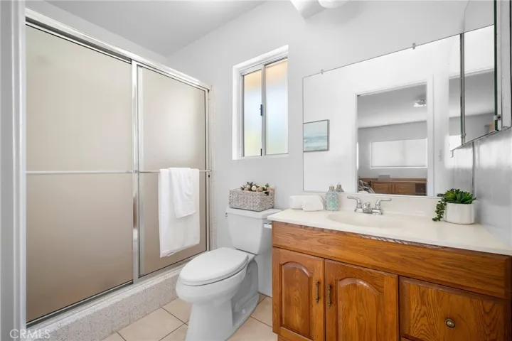 Downstairs ensuite, with walk in shower