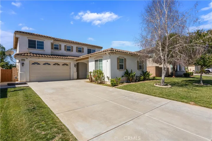 Front Exterior with Attached Casita
