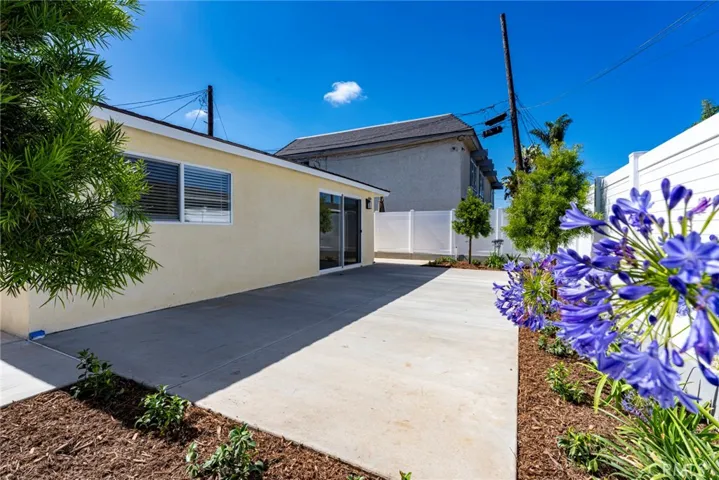 2614 Florida C, Huntington Beach, California 92648