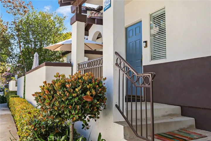 Minutes from Irvine Marketplace shopping and dining.
Convenient access to The District and local entertainment.
Close to Peters Canyon Regional Park.